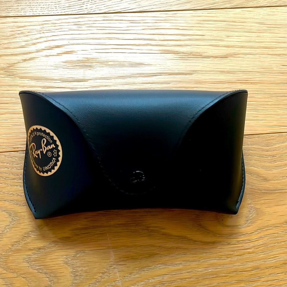 New Ray-Ban oversized case ( black )